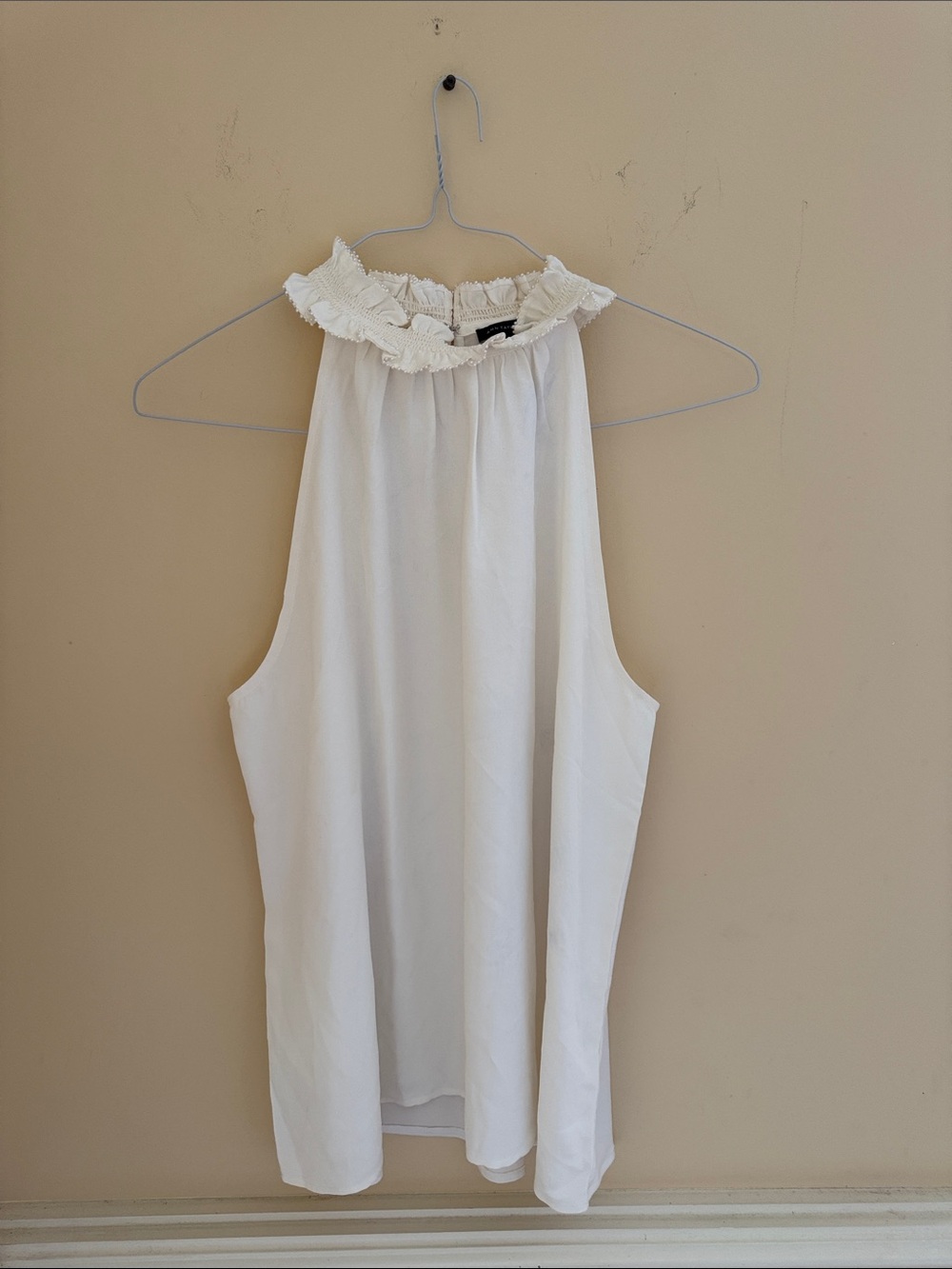 NWT Ann Taylor White Ruffled Neck Halter Camisole Size Large‎